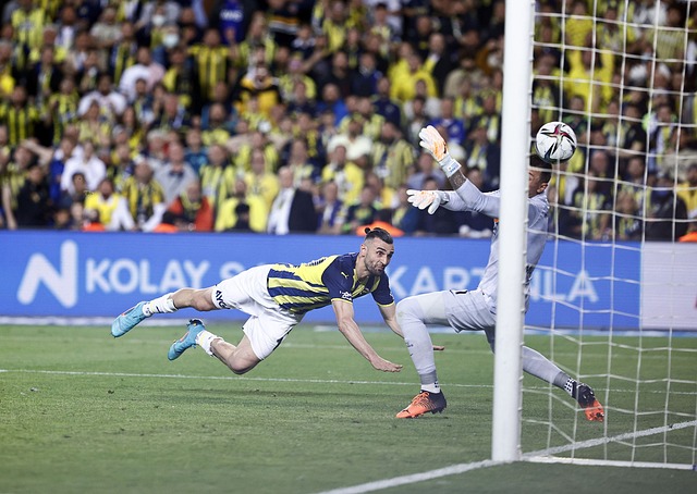 安东尼：高情商言谈引发热议，球迷点赞圆规个性.